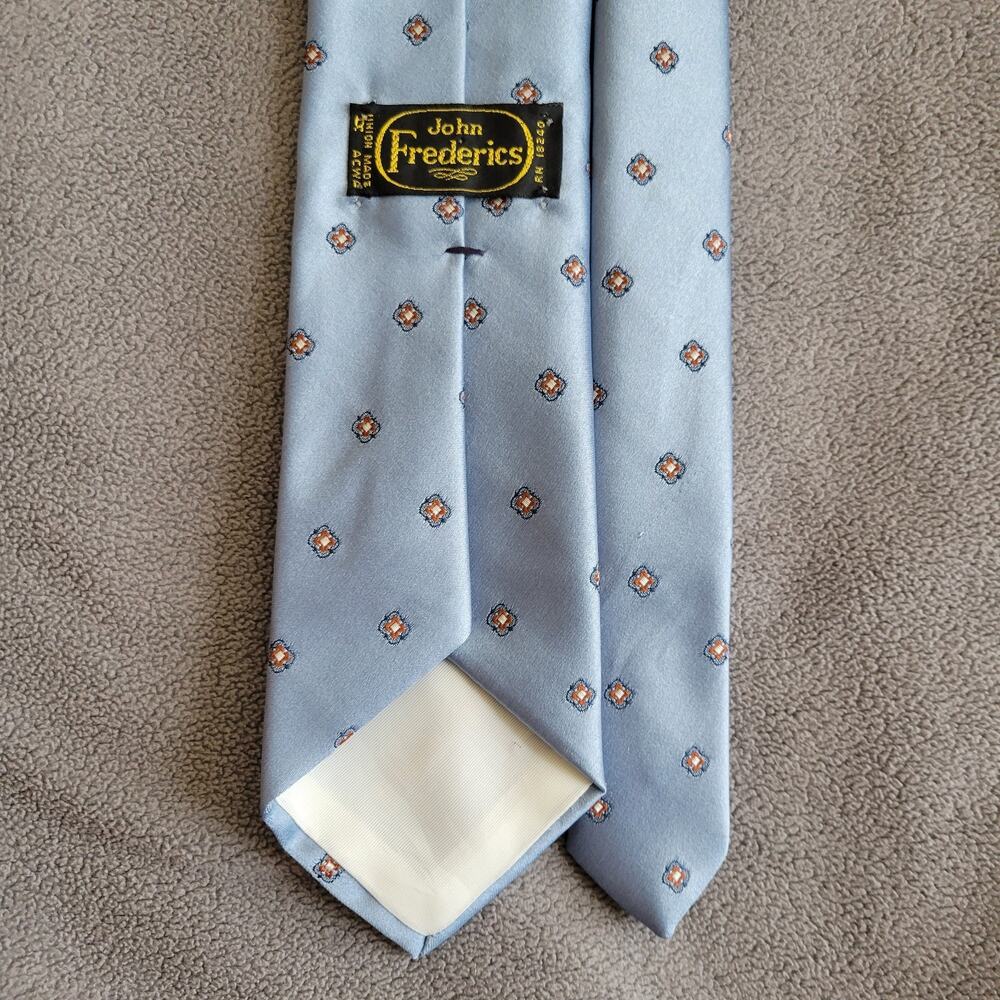 VINTAGE JOHN FREDERICS Tie One Size Blue Red Florals Union Made RN18240 - Picture 2 of 6